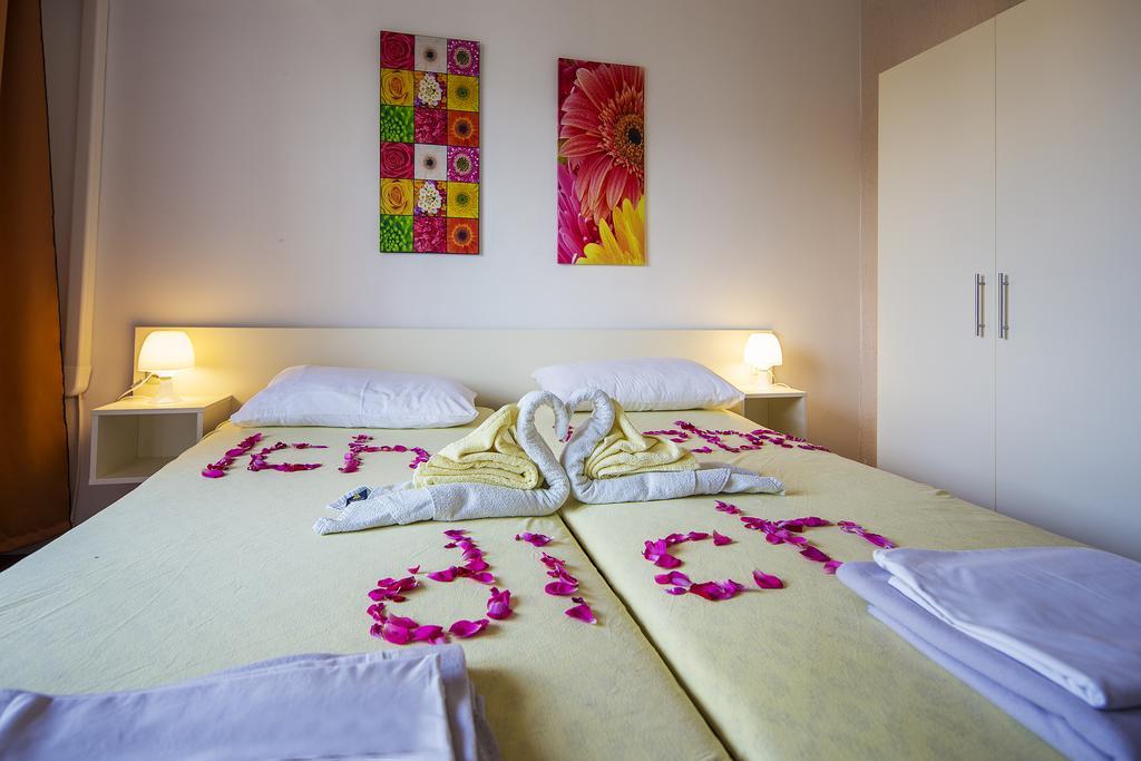 Guest House Zeba & Riviera Šilo Exteriér fotografie