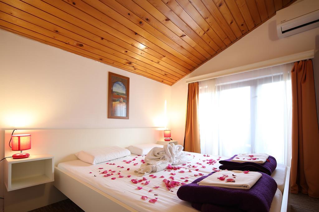 Guest House Zeba & Riviera Šilo Exteriér fotografie