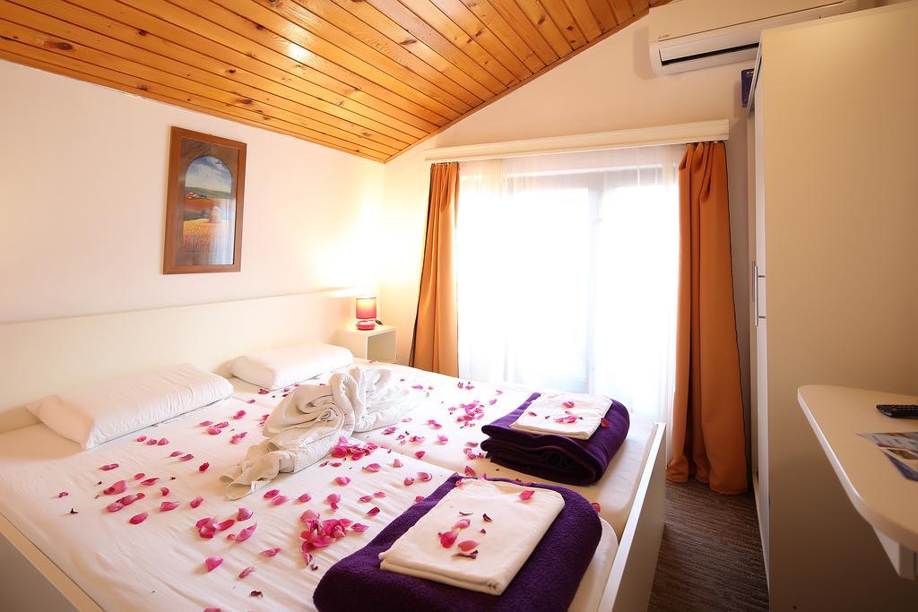 Guest House Zeba & Riviera Šilo Exteriér fotografie