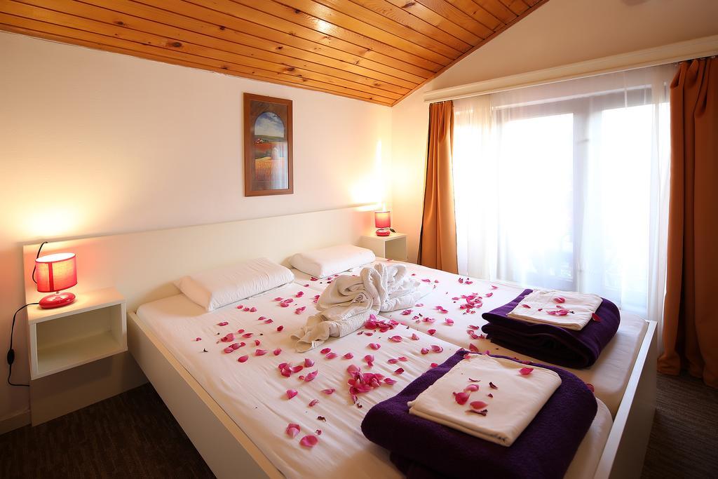 Guest House Zeba & Riviera Šilo Exteriér fotografie