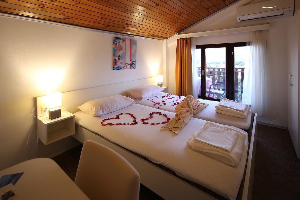 Guest House Zeba & Riviera Šilo Exteriér fotografie