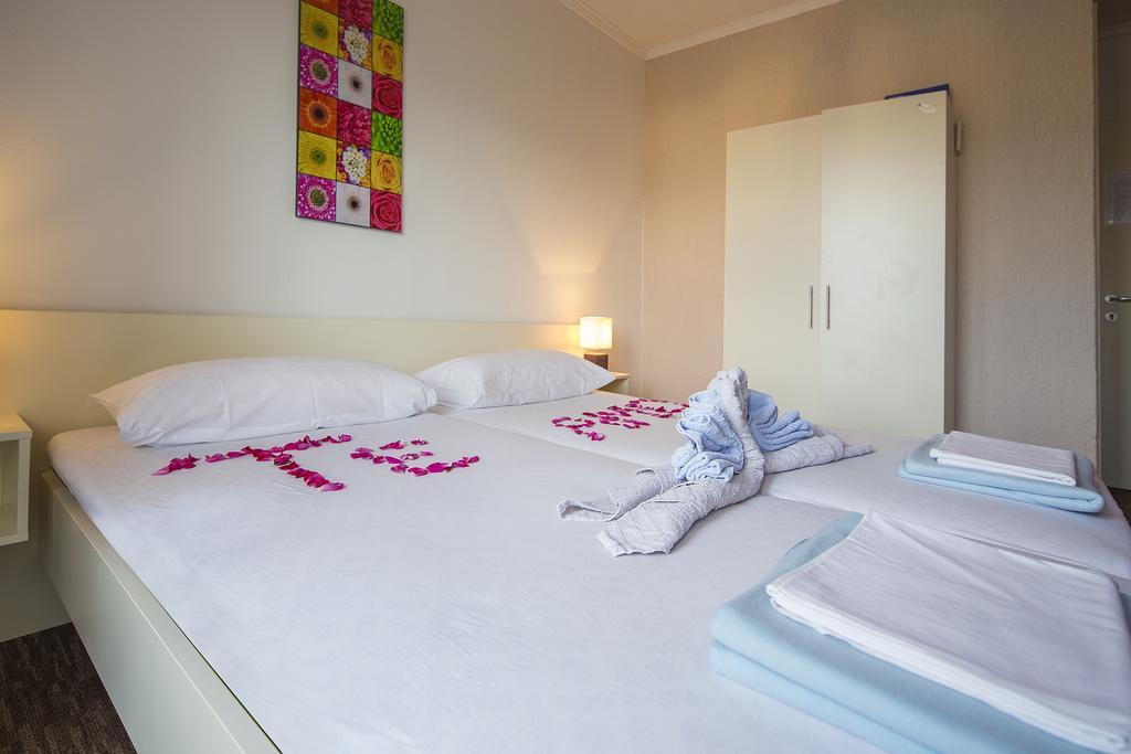 Guest House Zeba & Riviera Šilo Exteriér fotografie