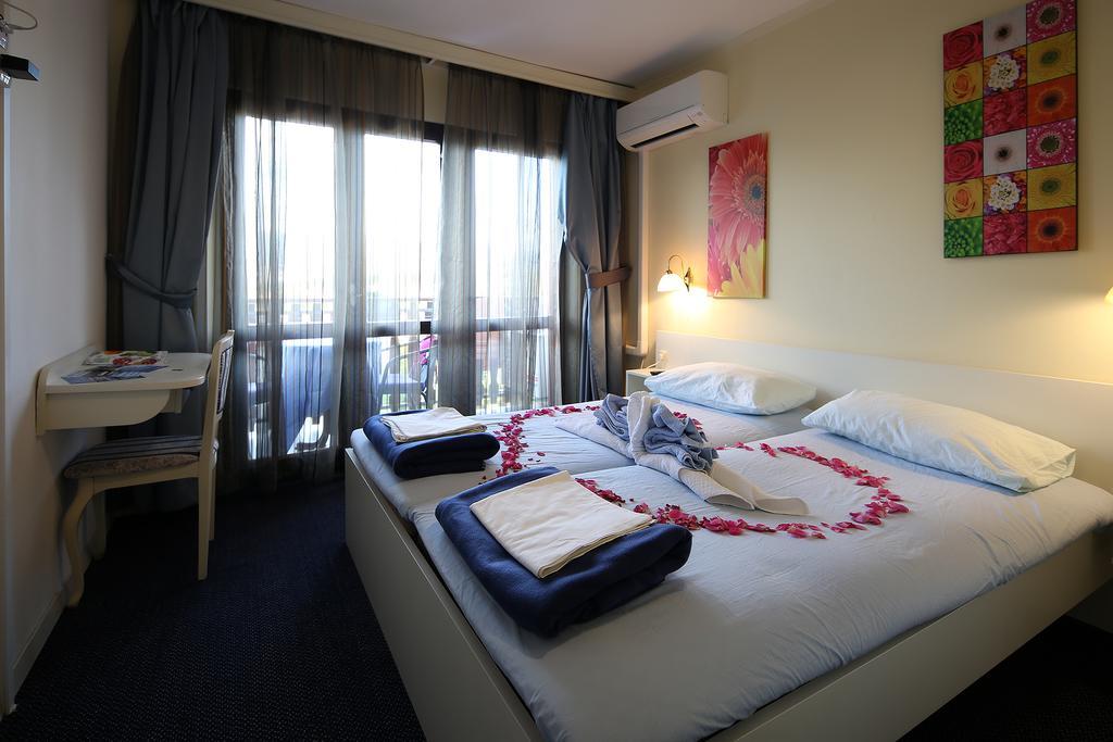 Guest House Zeba & Riviera Šilo Exteriér fotografie