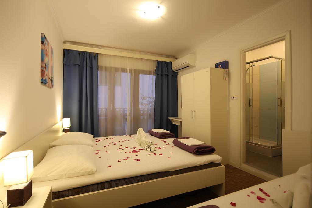 Guest House Zeba & Riviera Šilo Exteriér fotografie