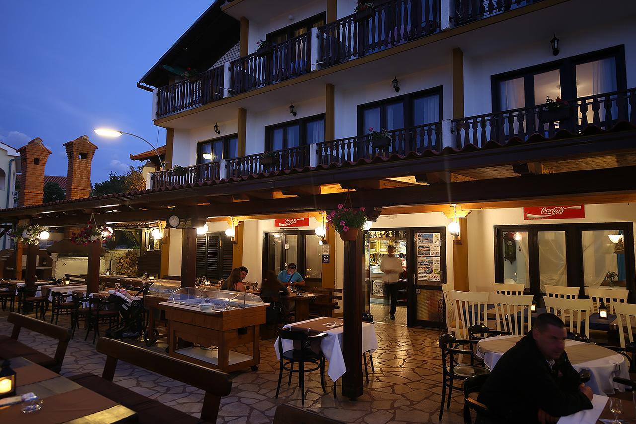 Guest House Zeba & Riviera Šilo Exteriér fotografie